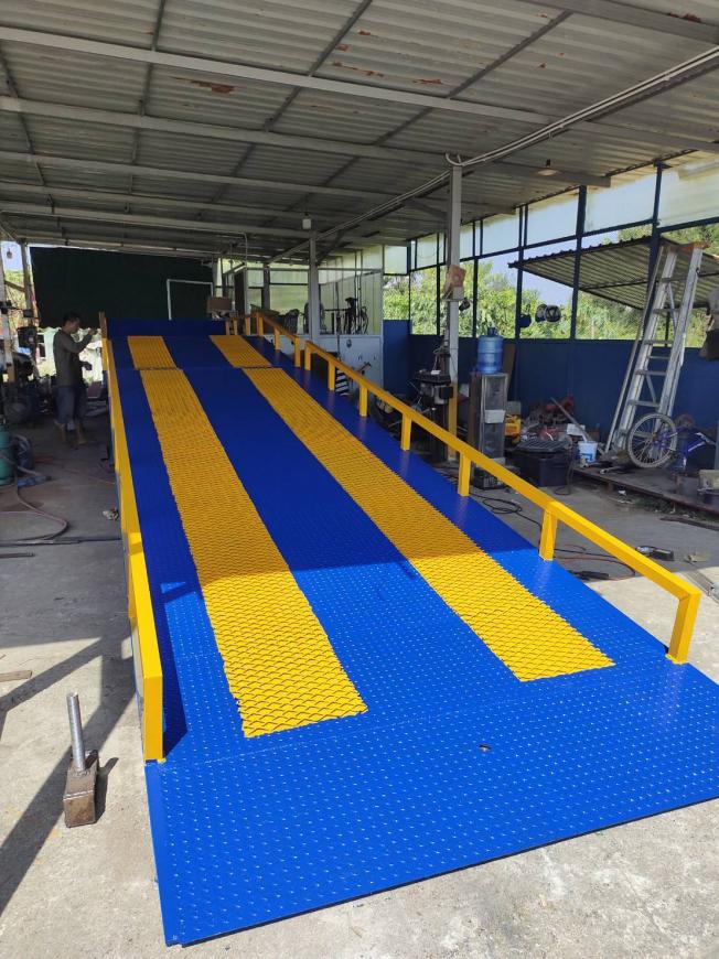 รับทำสะพานโหลดสินค้า (Loading Ramp) ในเขตกรุงเทพและระยอง