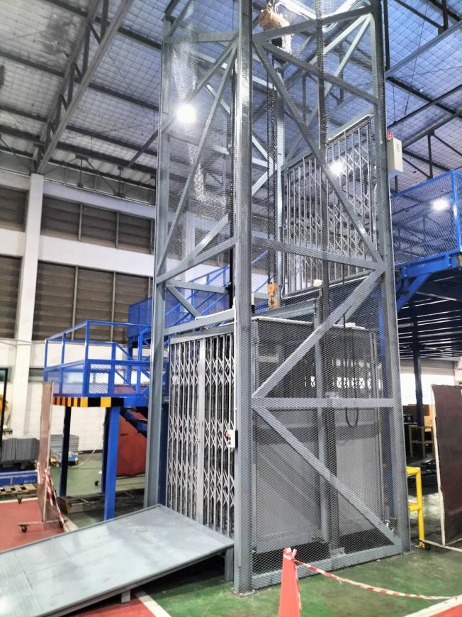 ลิฟท์ขนส่งสินค้า